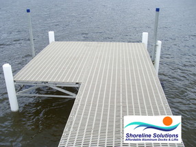 WoW roll-out dock with patio end